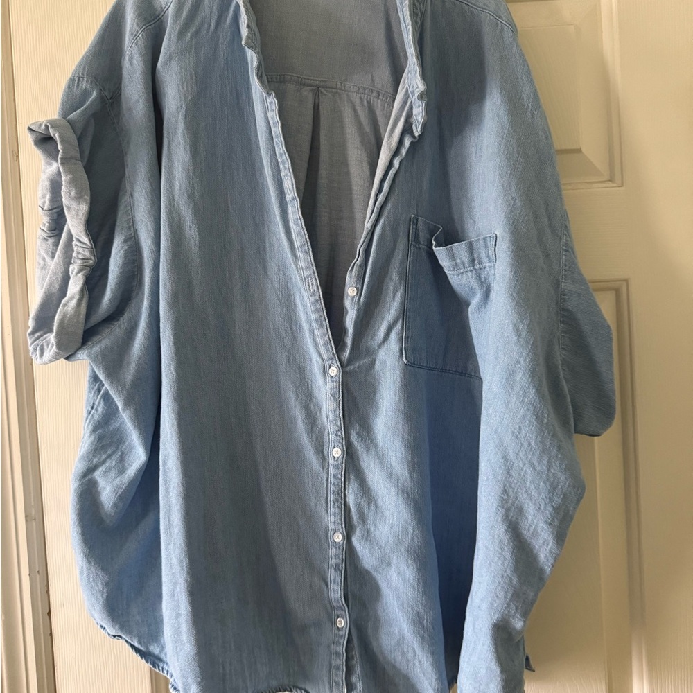 🎆 5 for 30$ 🎆  Old Navy Light denim Button Down Shirt